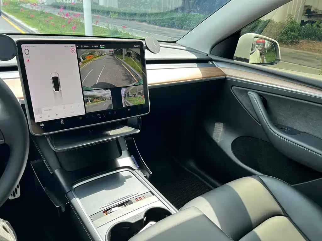 Tesla Model Y — фотографии объявления, Фото 18