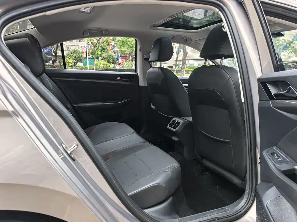 Volkswagen Bora — миниатюра 7