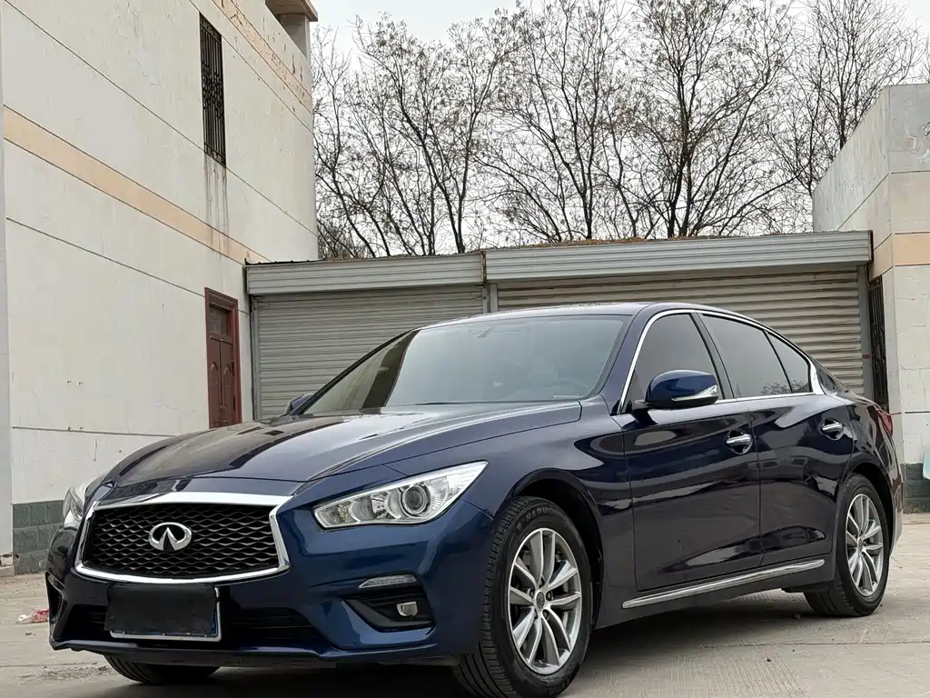 INFINITI Q50L