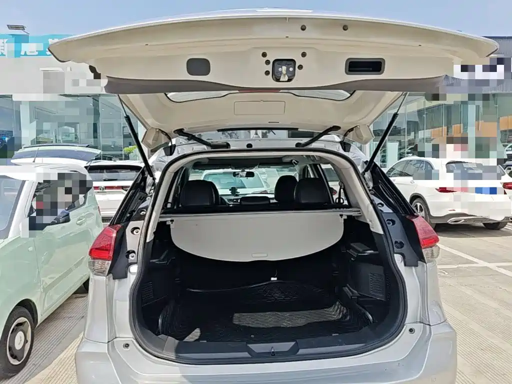 Nissan X-Trail — миниатюра 19