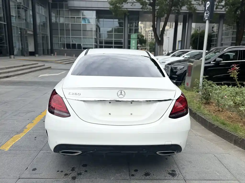 Mercedes-Benz C-Class — миниатюра 5