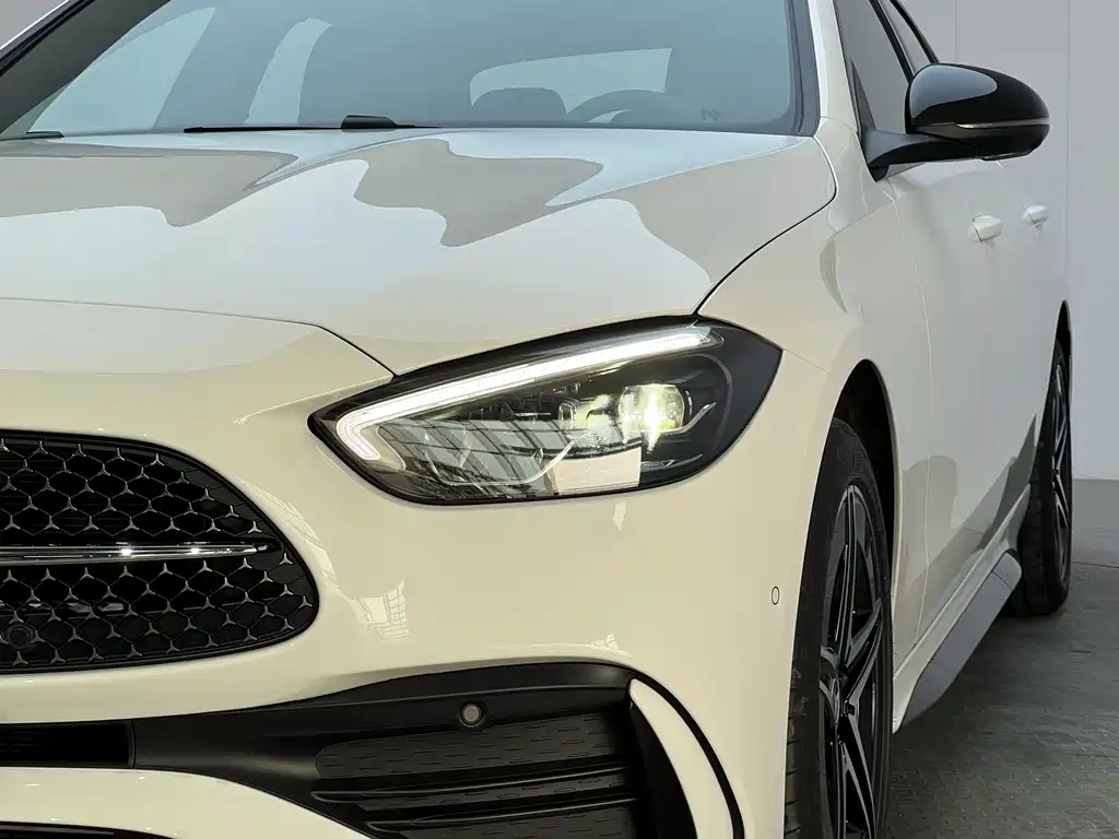 Mercedes-Benz C-Class — миниатюра 4