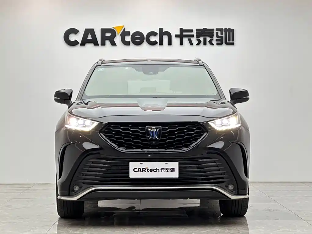 Toyota Crown Kluger — миниатюра 7