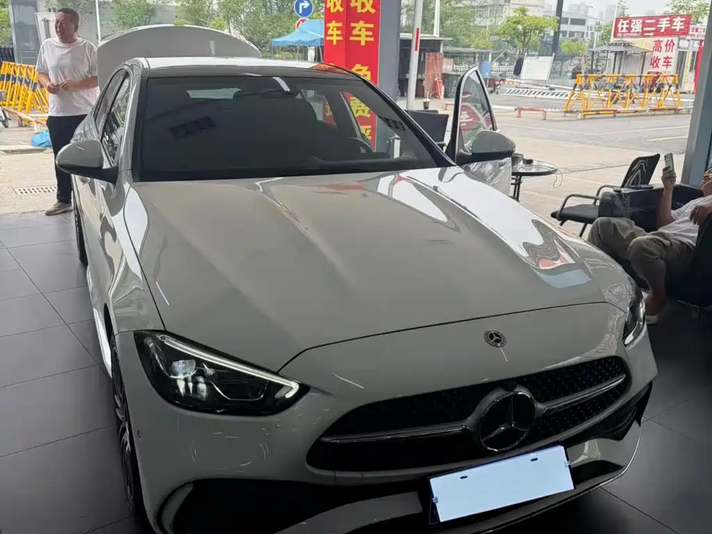 Mercedes-Benz C-Class 2024