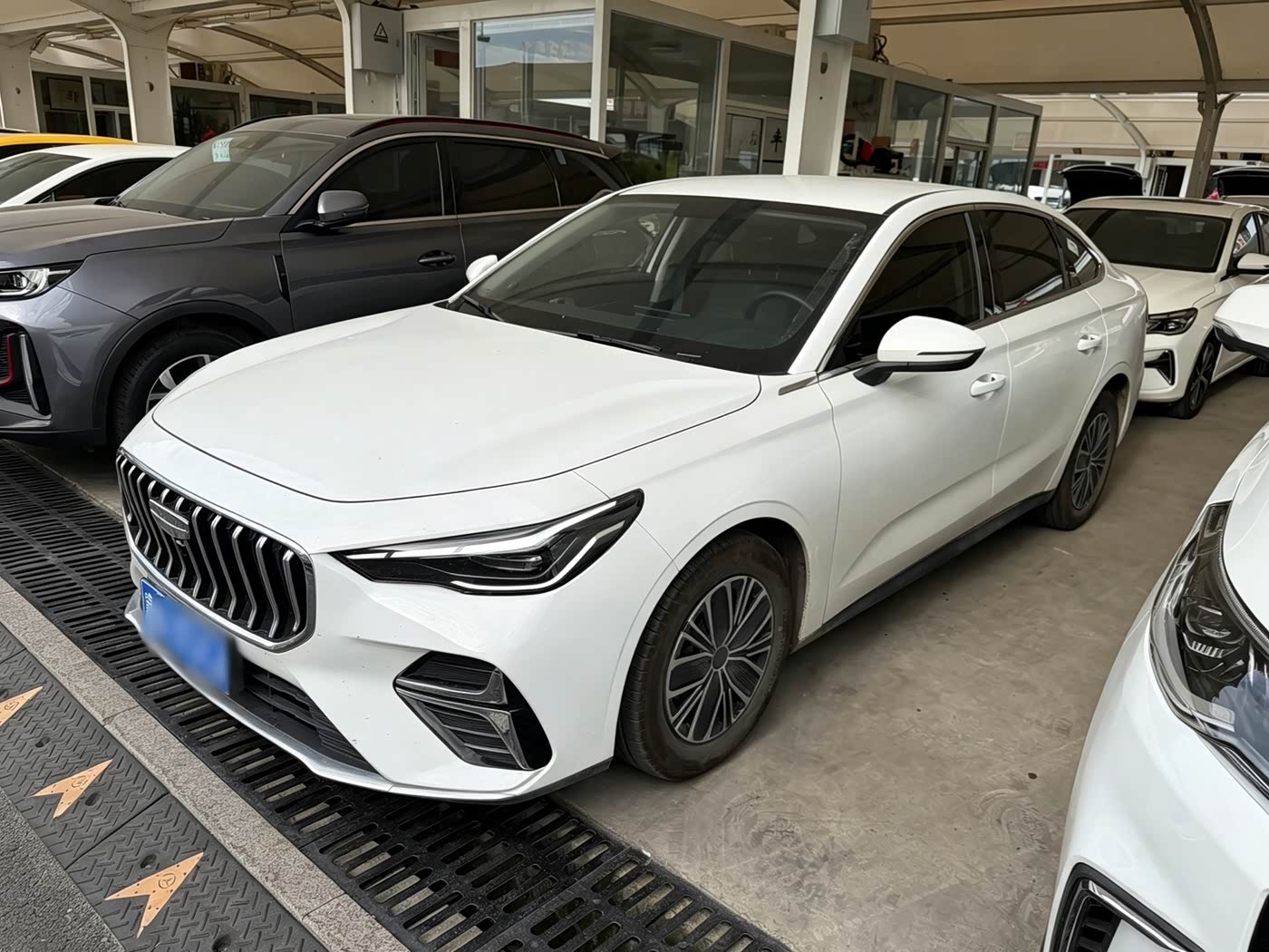 Geely Emgrand 1.5 л 2026 г. Белый, пробег 16000 км