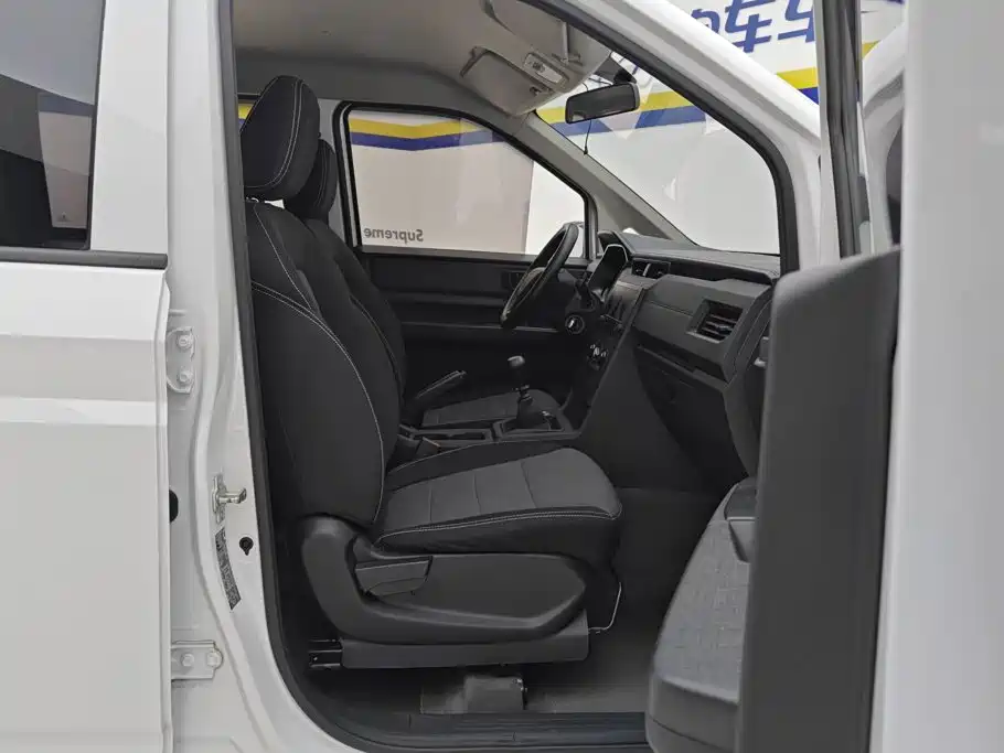 Wuling Hongguang PLUS — миниатюра 8