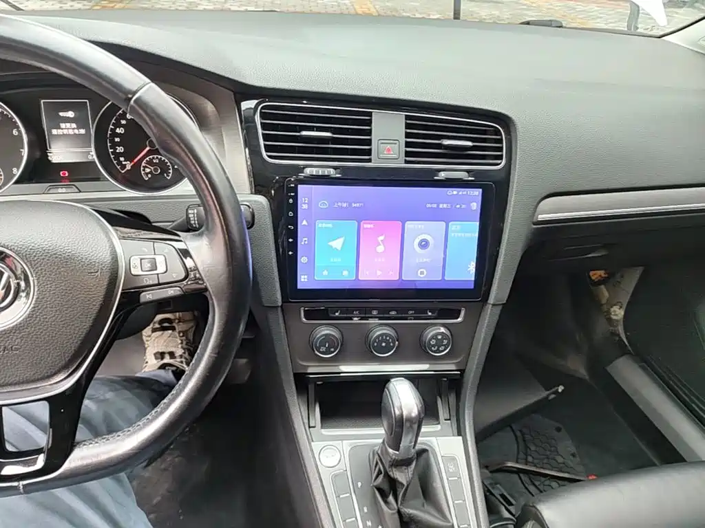 Volkswagen Golf — миниатюра 13