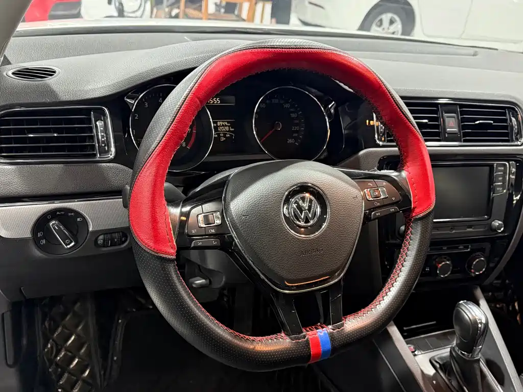 Volkswagen Sagitar — миниатюра 7