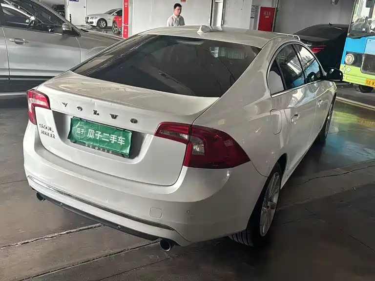 Volvo S60 — миниатюра 7