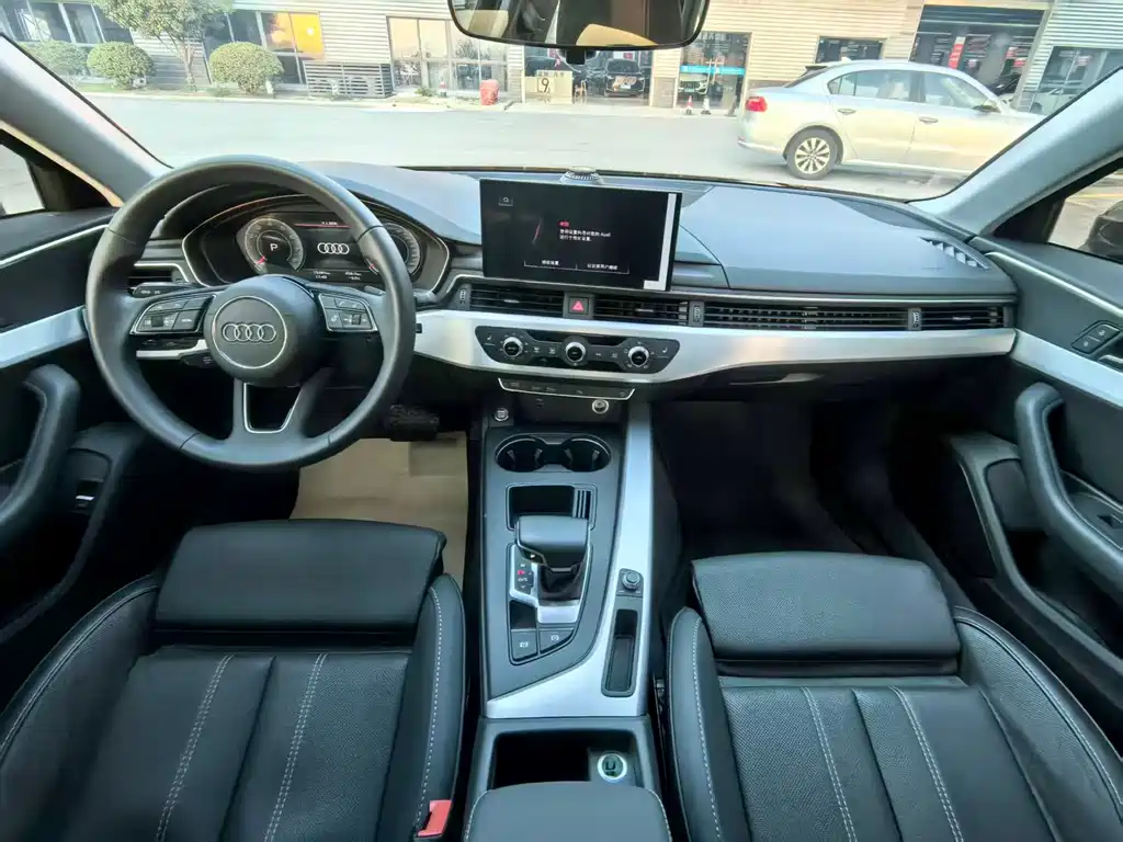 Audi A4L 2023 40 TFSI Fashion
