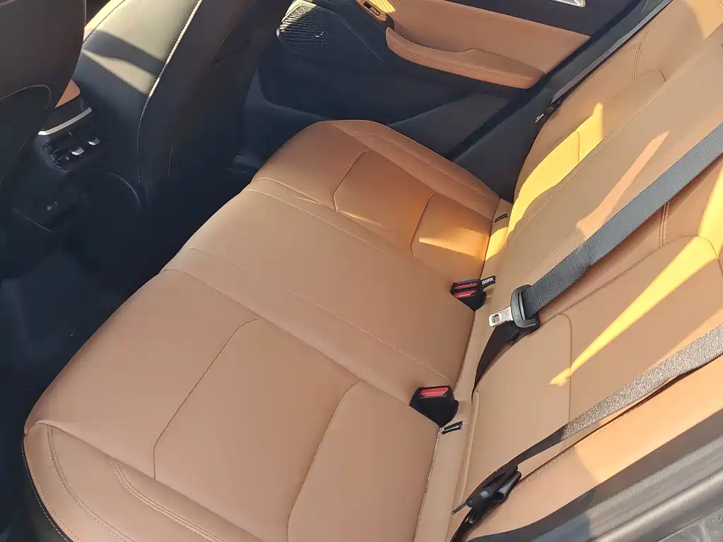 Geely Emgrand — миниатюра 7