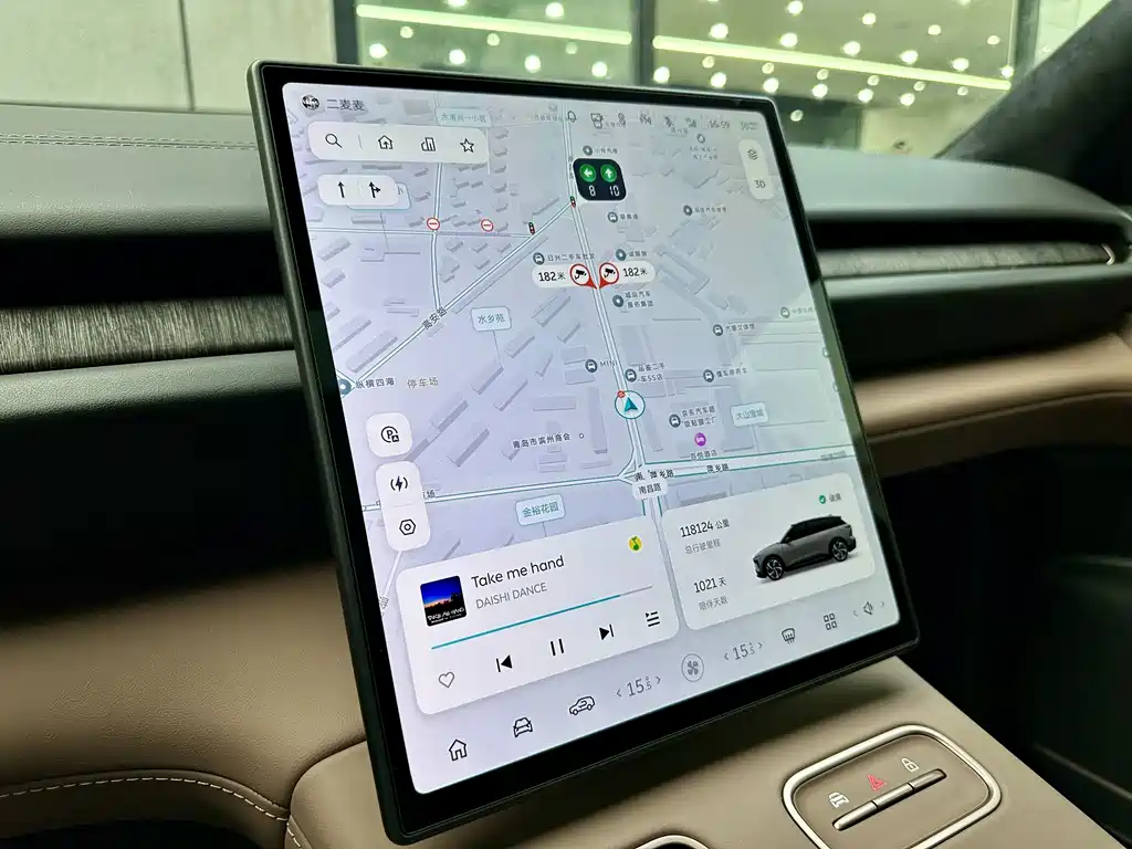 NIO ES6 — миниатюра 8