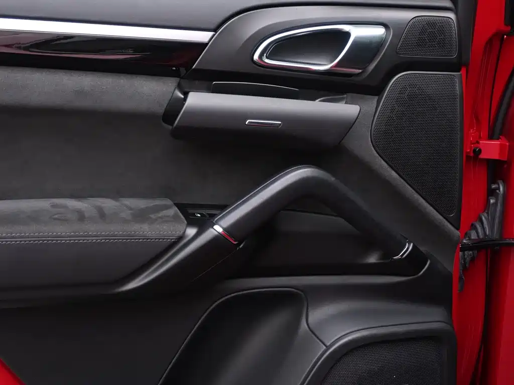 Porsche Cayenne — миниатюра 17