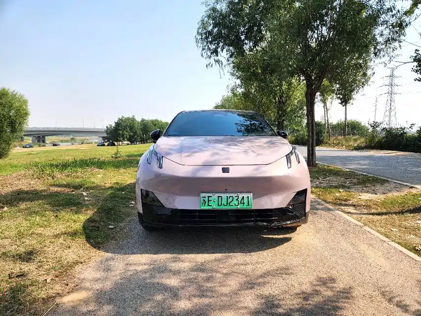 Lynk & Co 20 — миниатюра 3