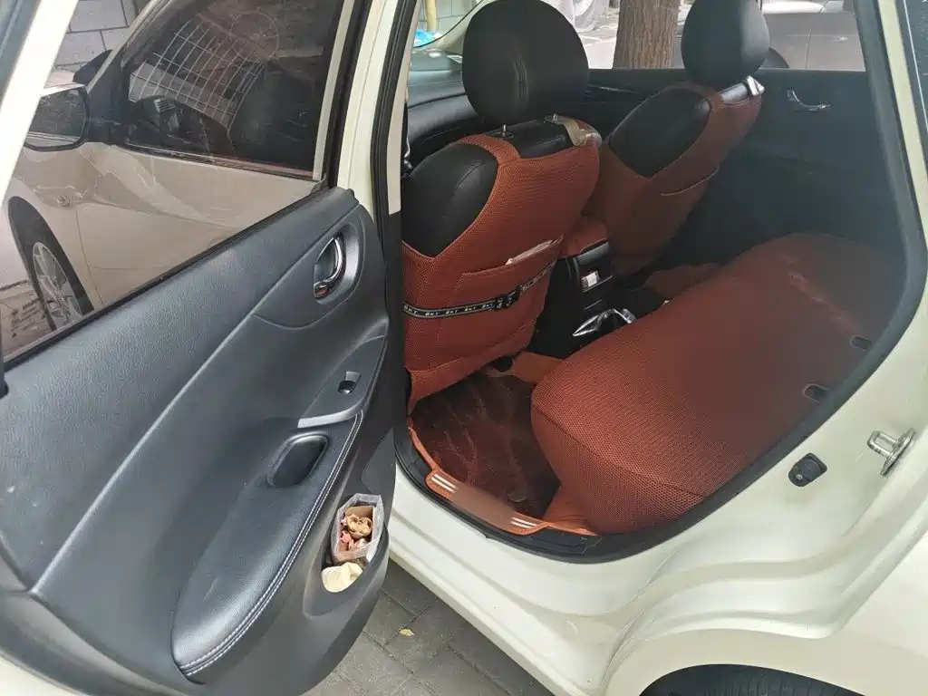 Nissan Tiida — миниатюра 18
