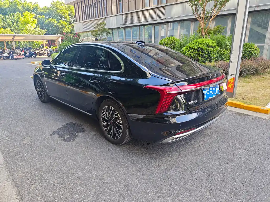 Hongqi Hongqi H5 — миниатюра 4