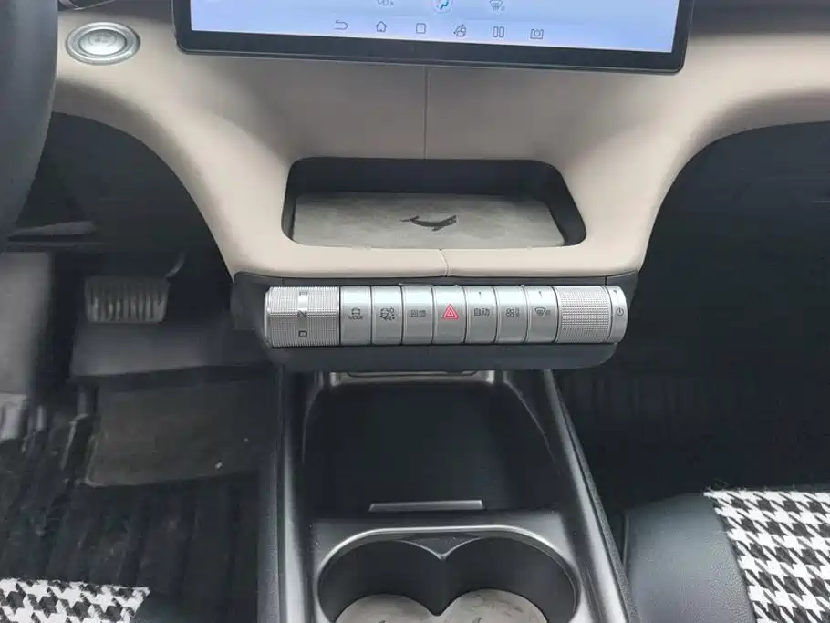 BYD Dolphin — миниатюра 16