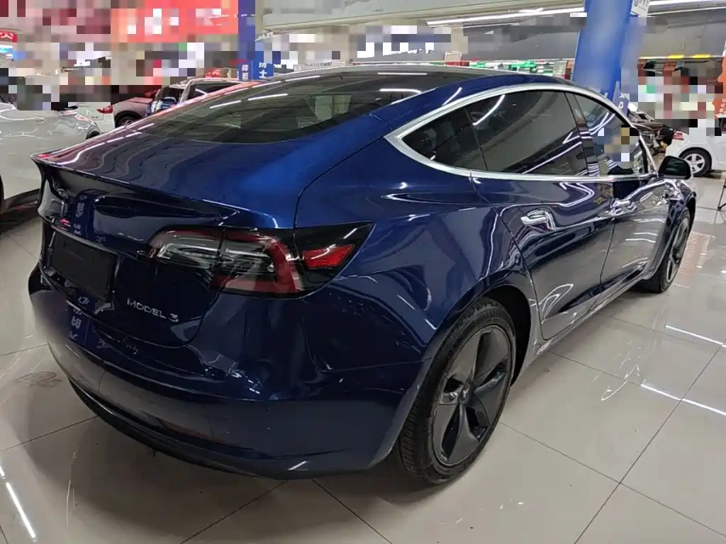 Tesla Model 3 — миниатюра 7