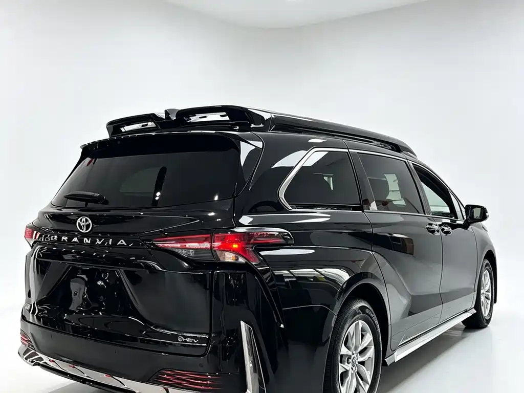 Toyota Granvia 2026 2.5L Luxury