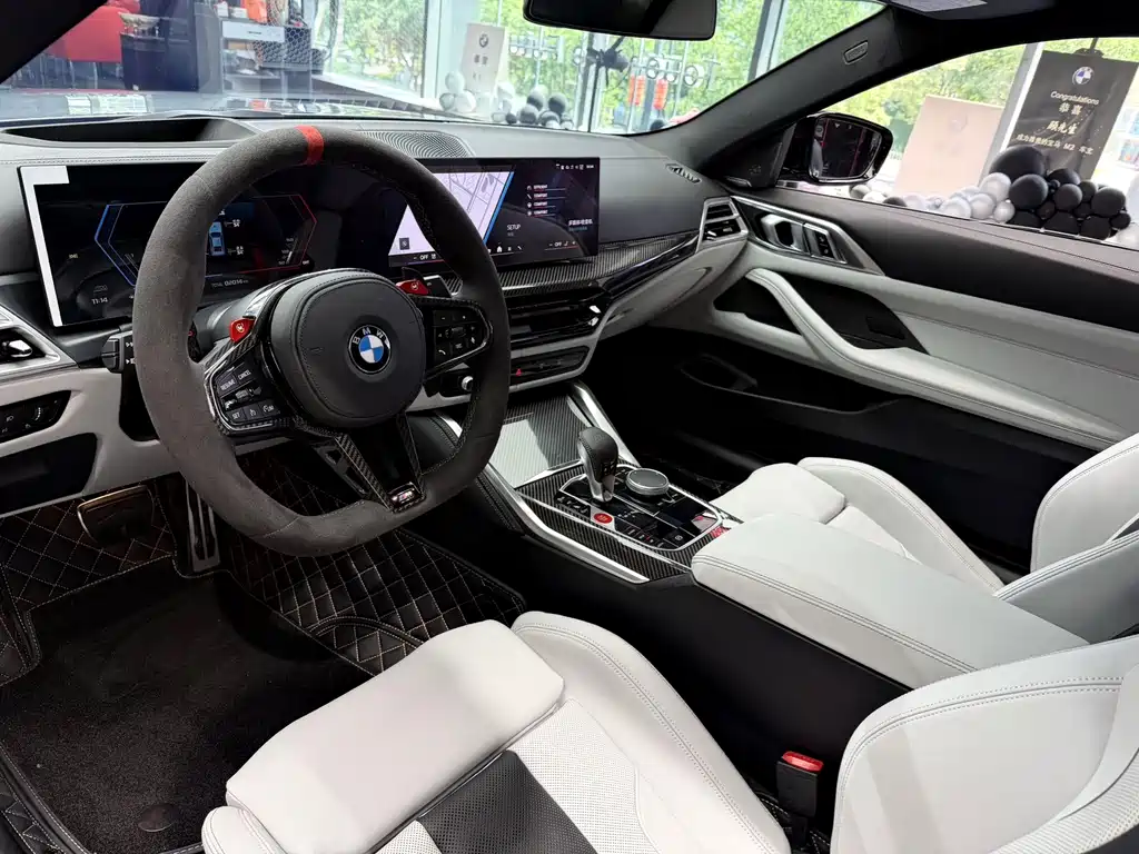 BMW M4 — миниатюра 7