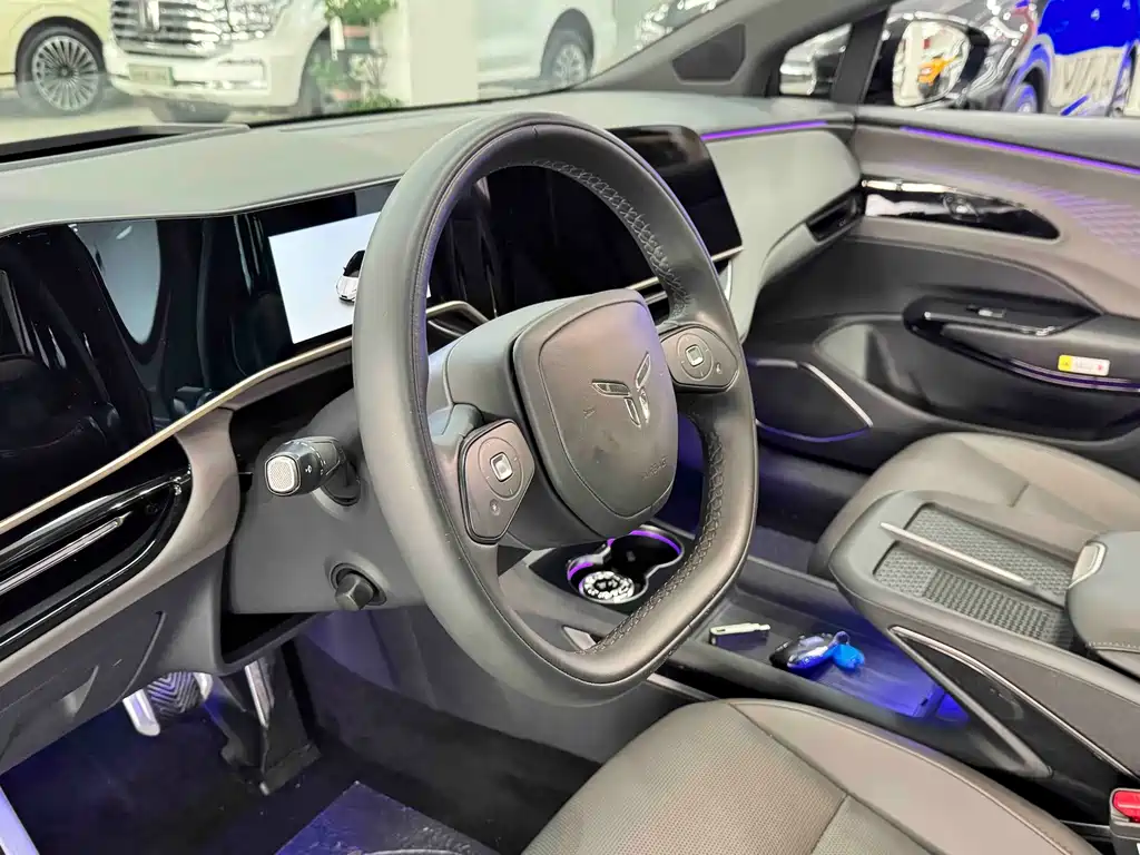 Hongqi Hongqi EH7 — миниатюра 8