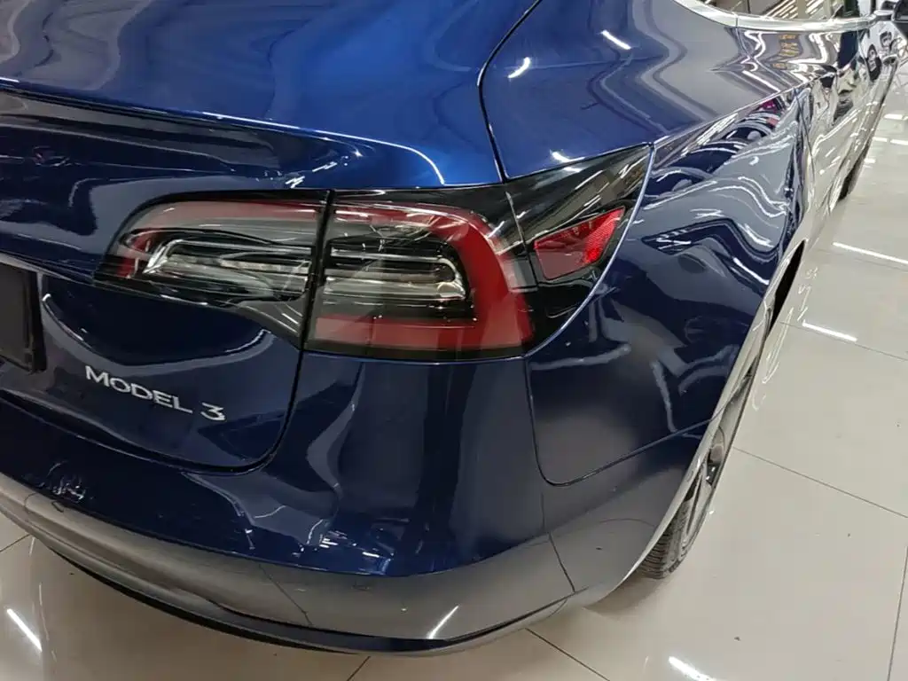 Tesla Model 3 — миниатюра 8