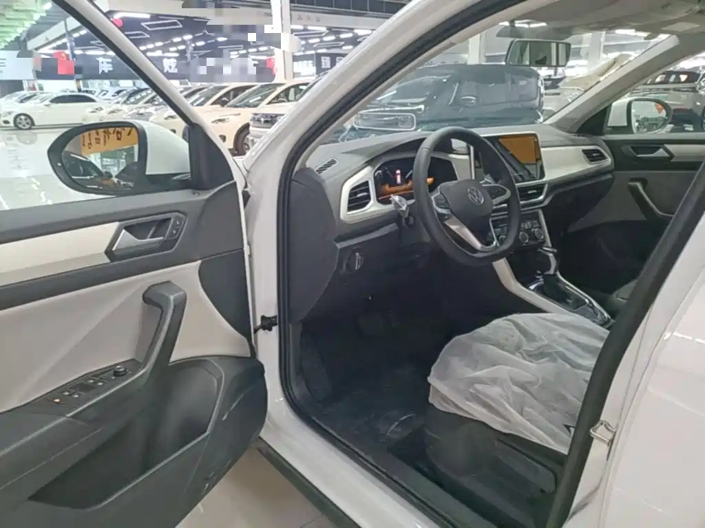 Volkswagen T-Roc — миниатюра 16