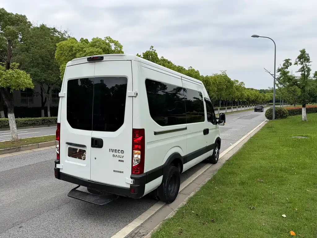 IVECO Ousheng — миниатюра 4