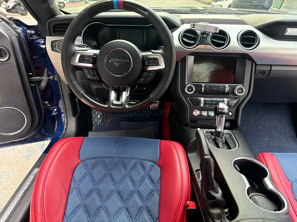 Ford Mustang — миниатюра 15