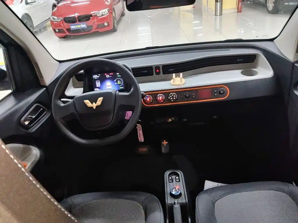 Wuling MINIEV — миниатюра 10