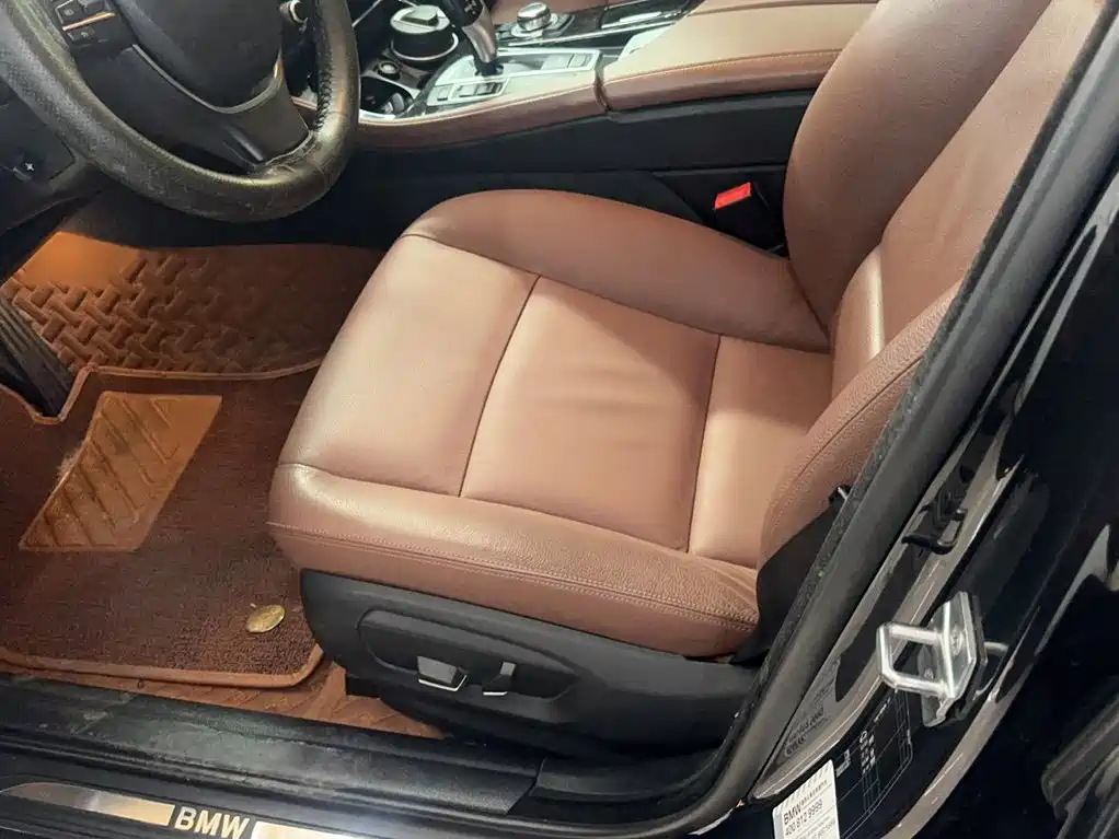 BMW 5 Series — миниатюра 12