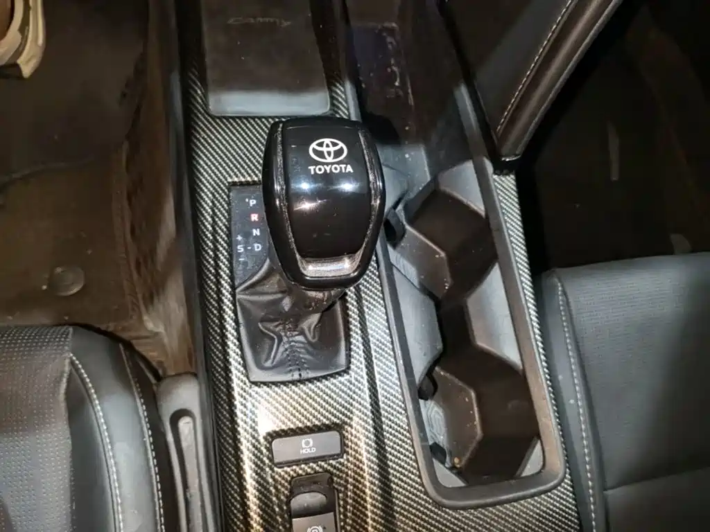 Toyota Camry — миниатюра 14