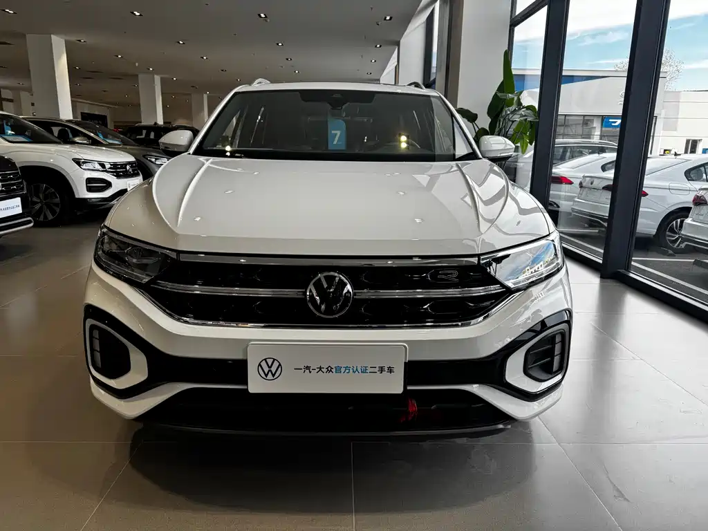 Volkswagen T-Roc — миниатюра 2