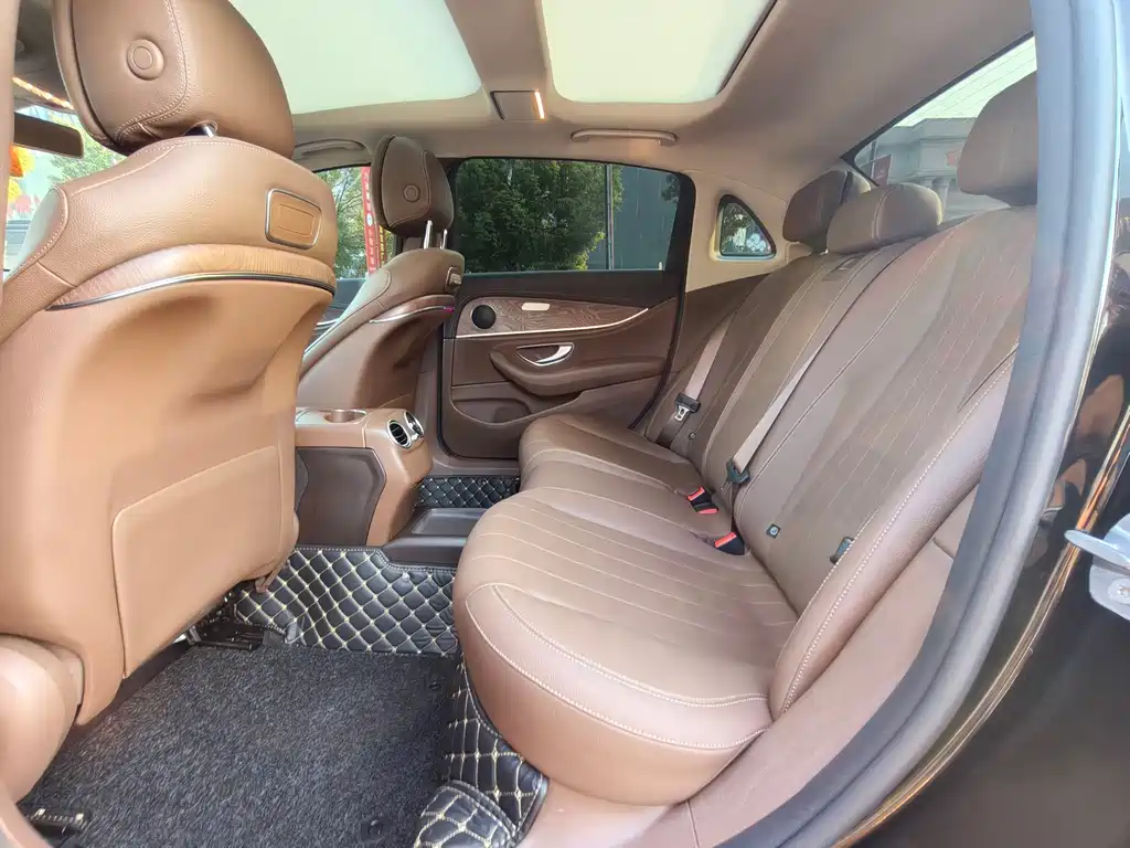 Mercedes-Benz E-Class — миниатюра 20