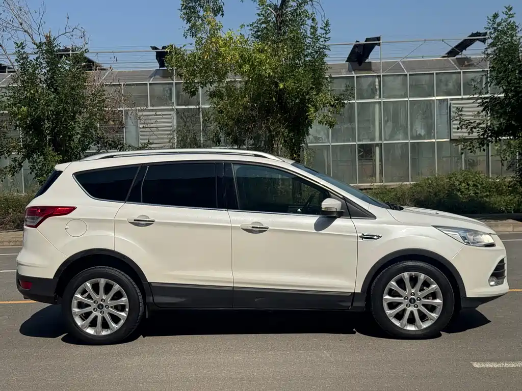 Ford Kuga — миниатюра 16