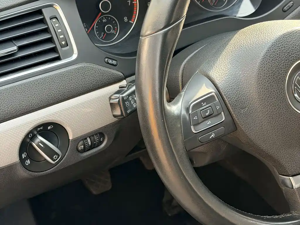 Volkswagen Sagitar — миниатюра 16