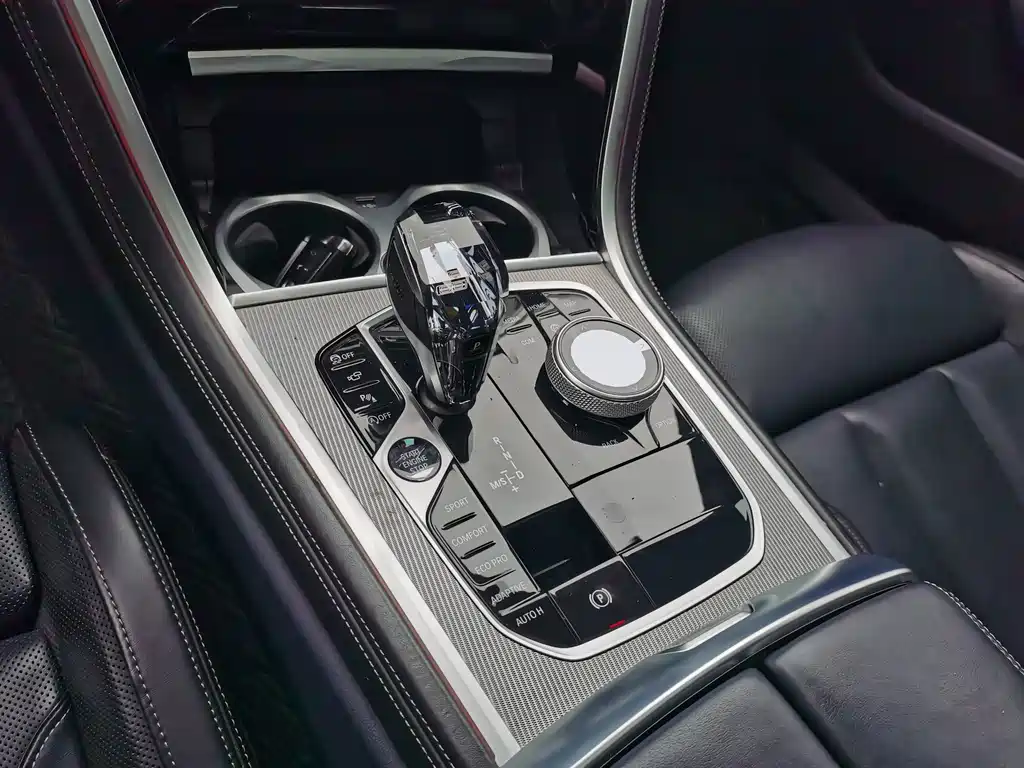 BMW 8 Series — миниатюра 15