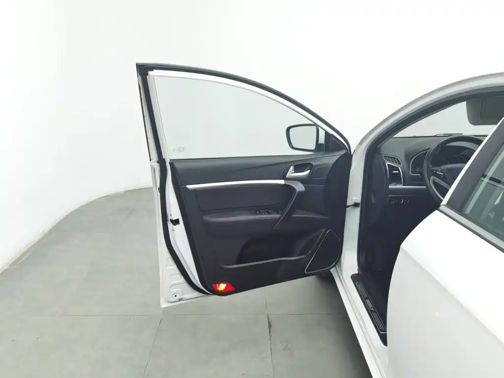 Geely Emgrand — миниатюра 8