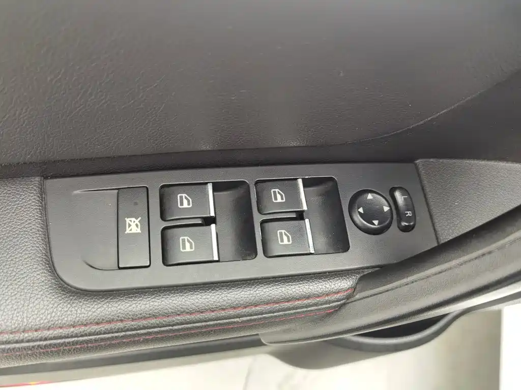 Geely Emgrand — миниатюра 9