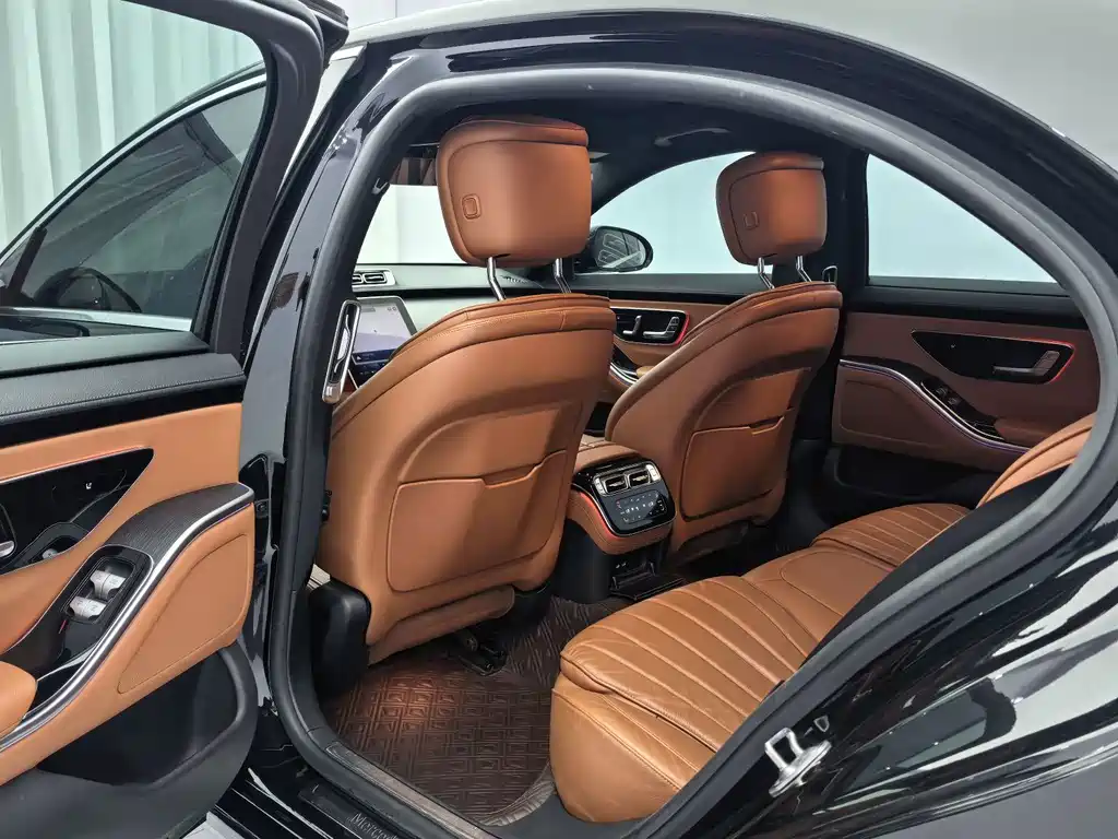 Mercedes-Benz S-Class — миниатюра 13