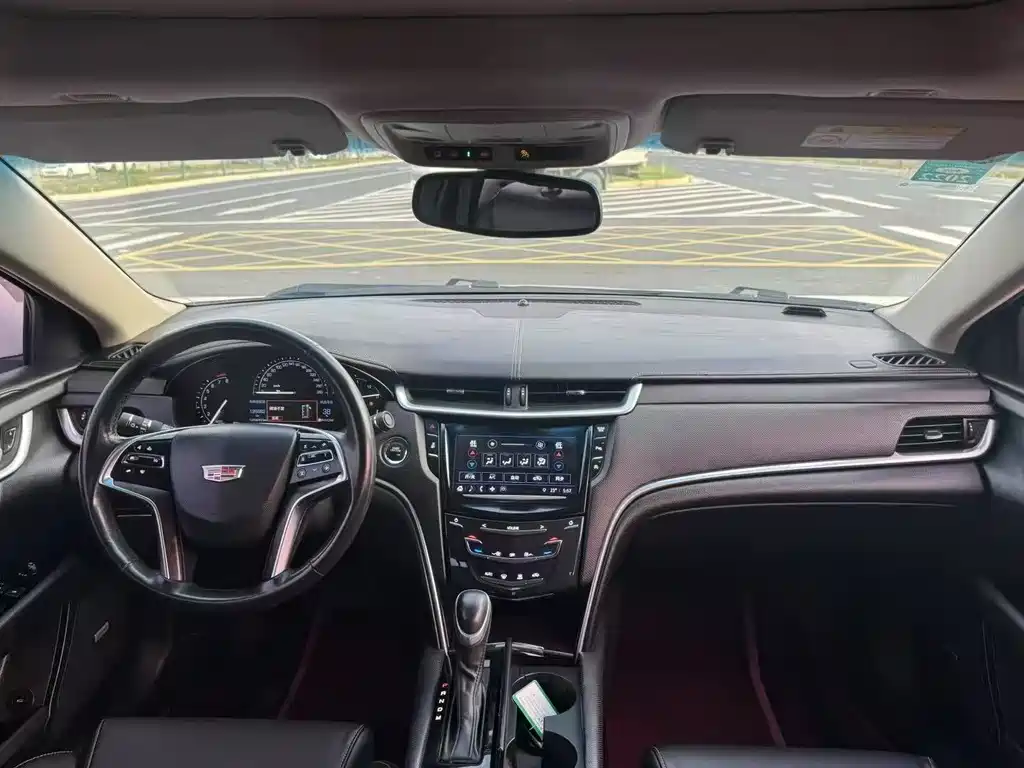 Cadillac XTS 2018 28T