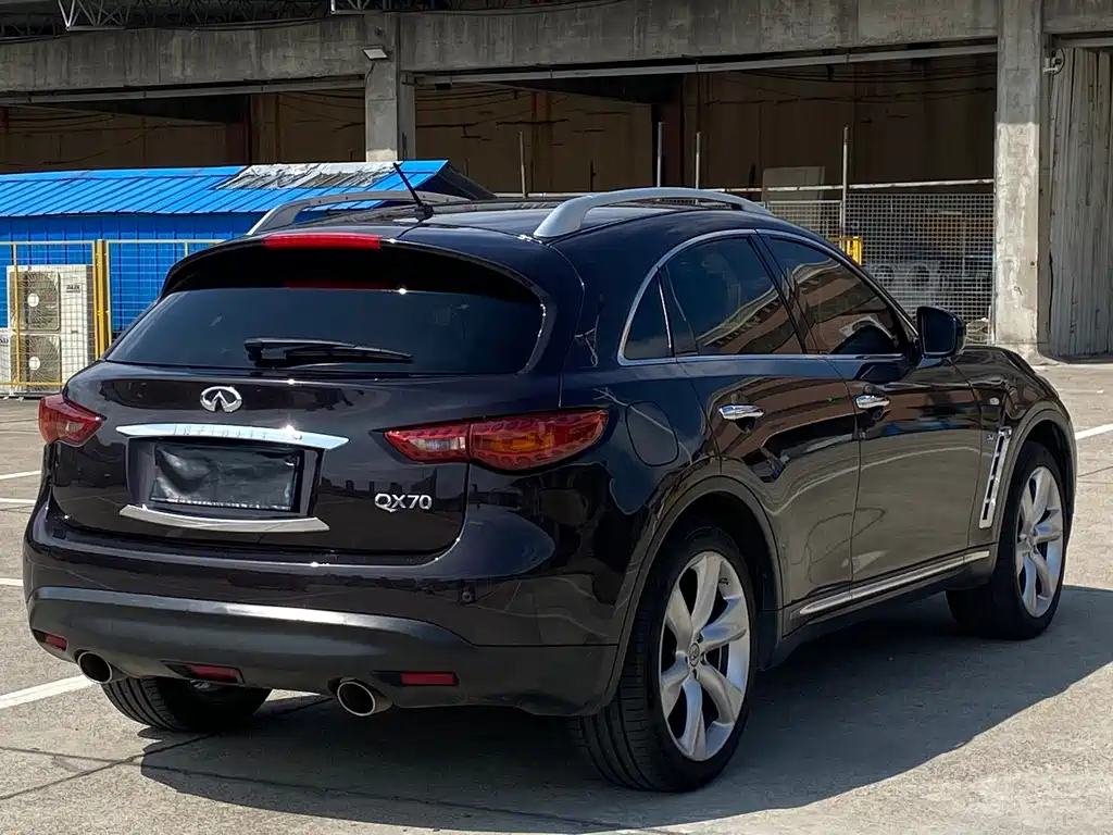 Infiniti QX70 — миниатюра 7