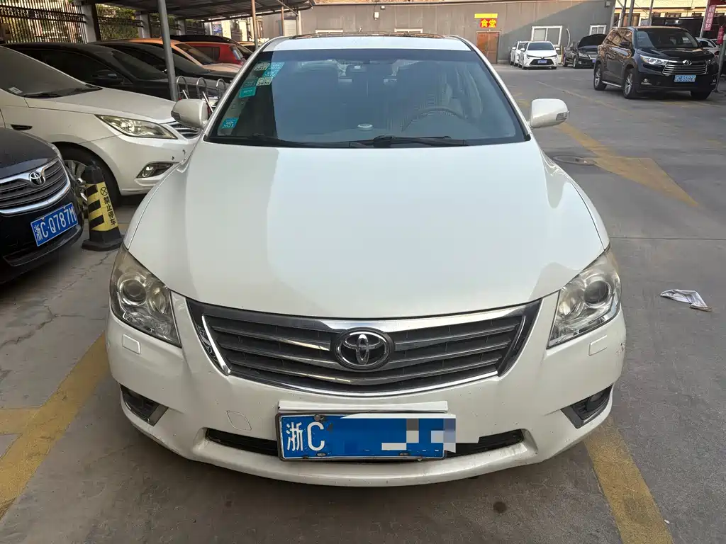 Toyota Camry — миниатюра 2