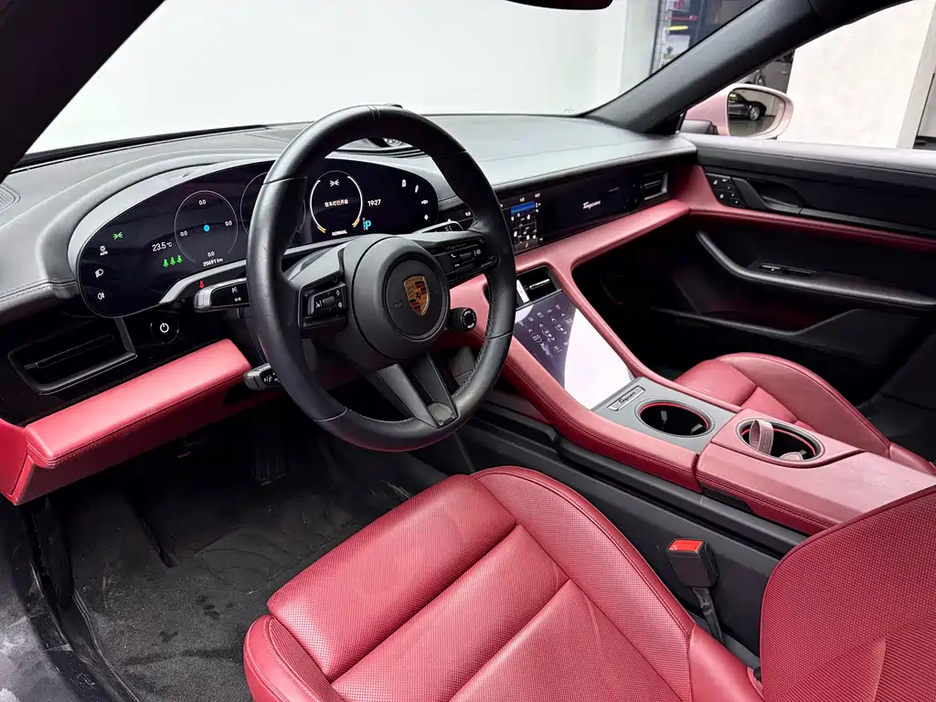 Porsche Taycan — миниатюра 3