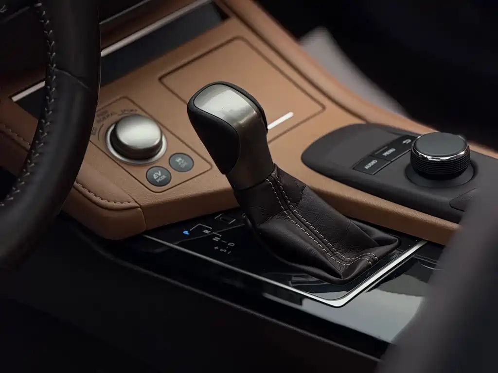 Lexus ES — миниатюра 19