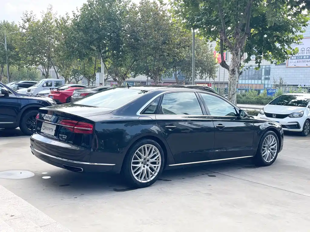 Audi A8 — миниатюра 7