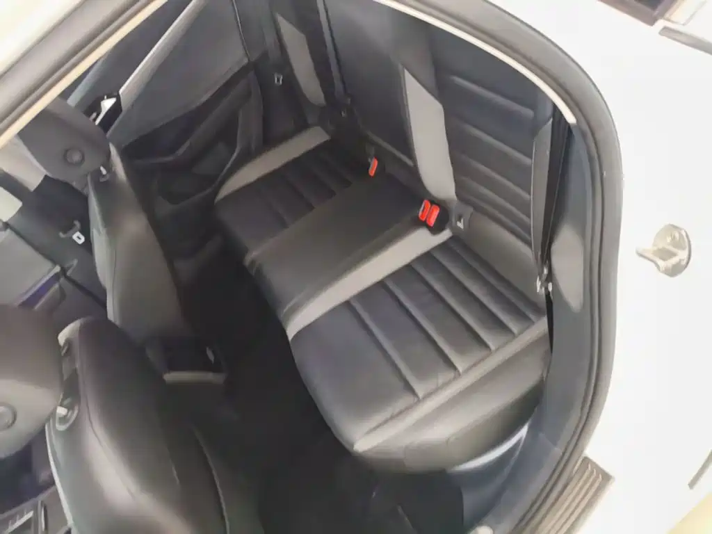 Volkswagen Sagitar — миниатюра 17