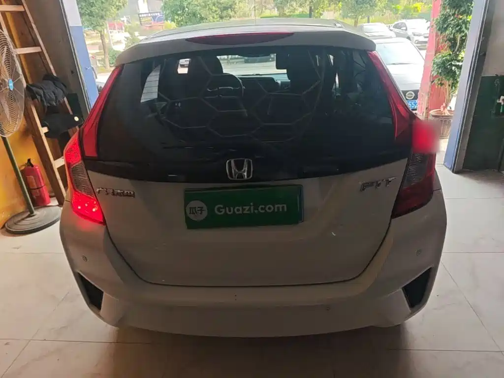 Honda Fit — миниатюра 6