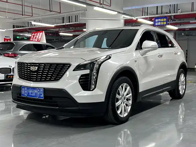 CADILLAC XT4