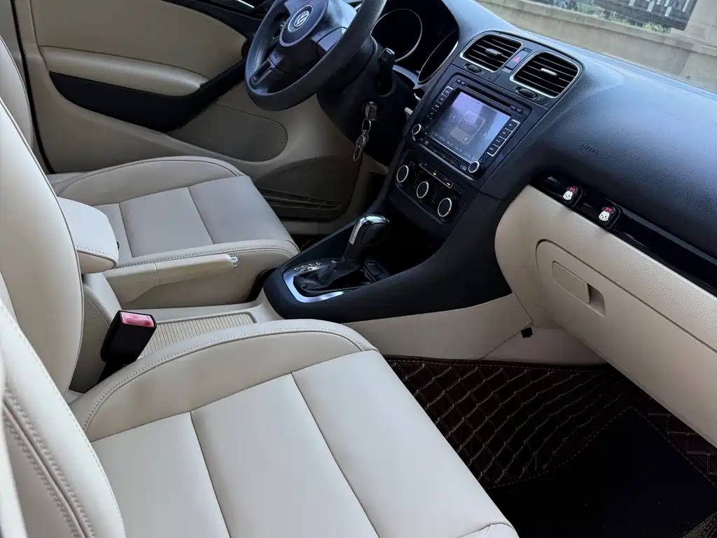 Volkswagen Golf — миниатюра 12